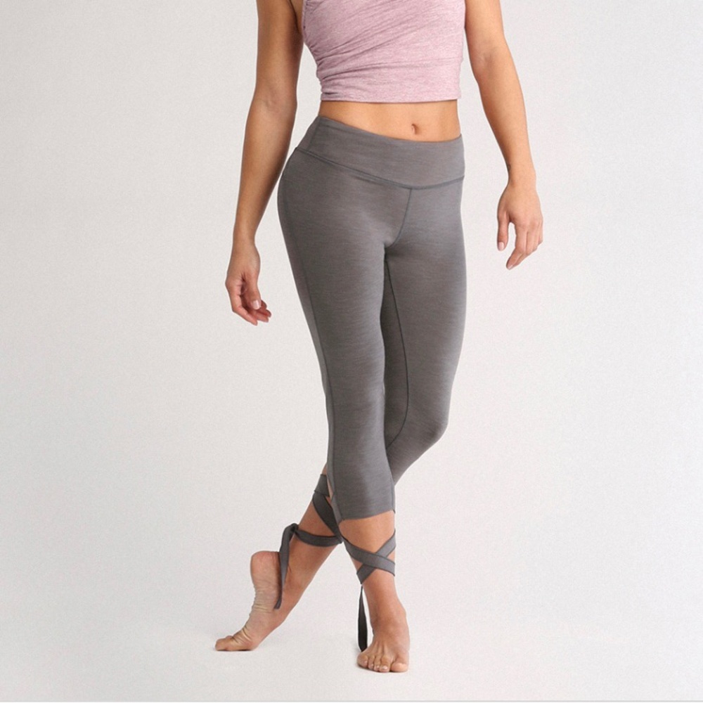 NWT | Manduka Grey Flux Legging | Small - Picture 2 of 4